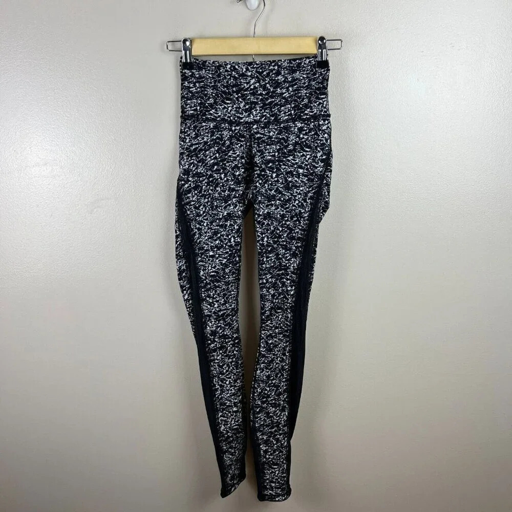 Lululemon Deep Breath Tight Leggings Size 2 Black Iced Wave Athletic Yoga Gym